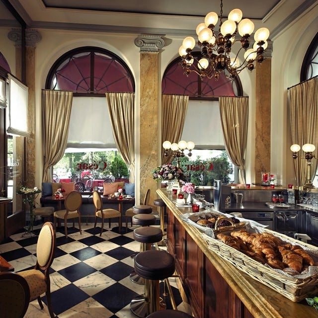Cafe Cesar  Klassische Bistro Bar