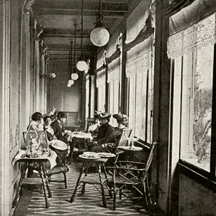 Grand Hotel National Luzern vestibule mit Damen - historisches Bild+