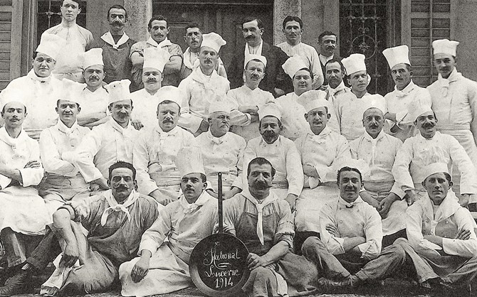 Küchenbrigade Grand Hotel National anno 1914