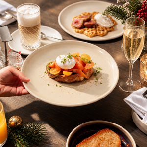 Eleganter Neujahrsbrunch Mit Räucherlachs