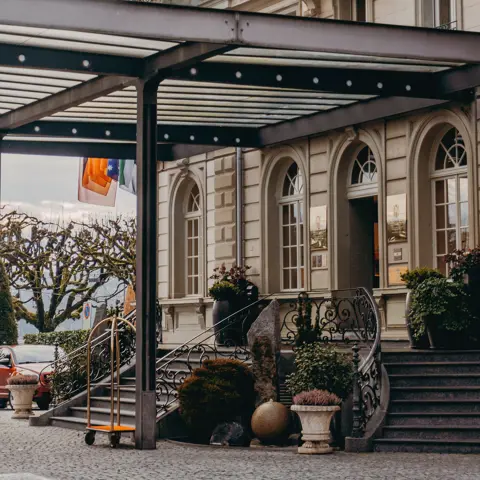 Eingang Grand Hotel National