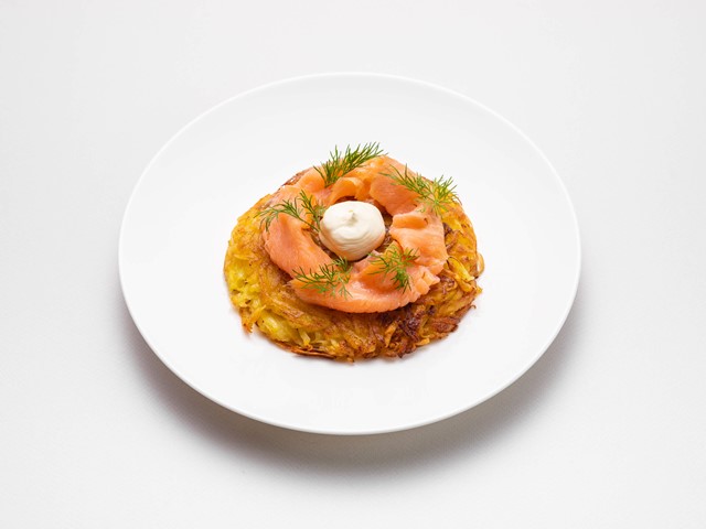 GHN Roesti With Smoked Salmon And Sour Cream