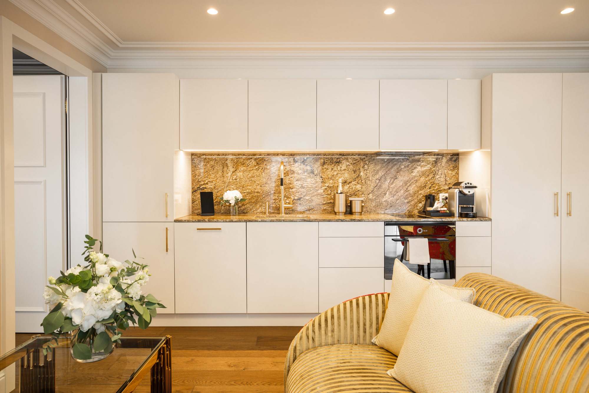 85 7334 Bearbeitet Web