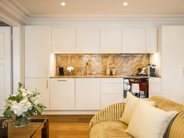 85 7334 Bearbeitet Web